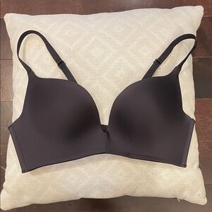 Maidenform Self Expressions SE1189 Wireless Bra Women's in Black Size 36B